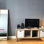 Chambre Spacieuse-Tv-Metro Clemenceau-Dans Appart En Colocation