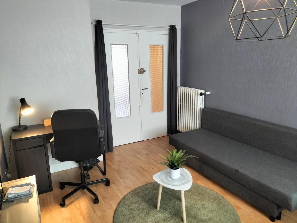 Homestay Spacieuse-tv-metro Clemenceau-dans En Colocation *