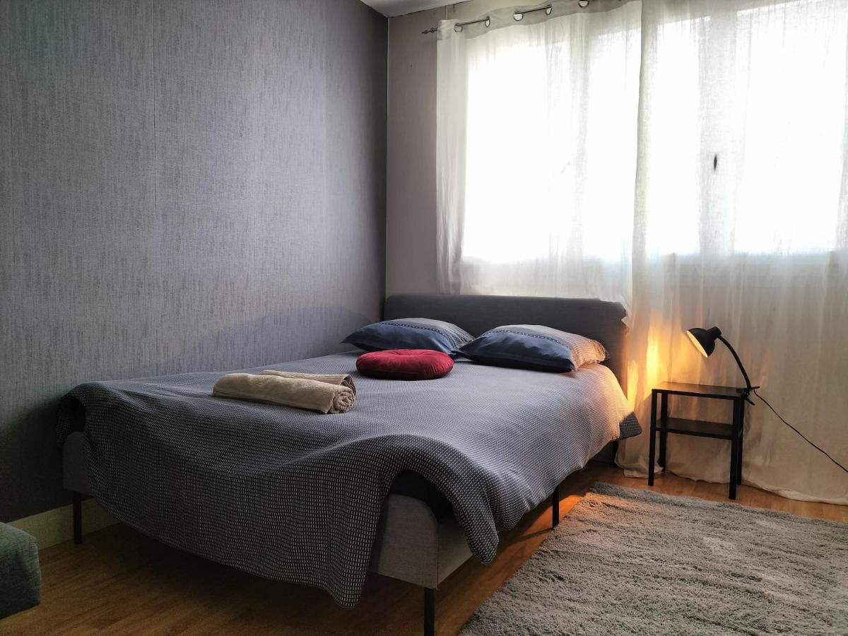 Spacieuse-tv-metro Clemenceau-dans En Colocation Homestay Rennes